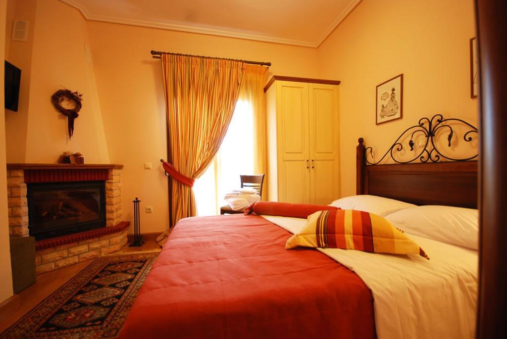 Valentini Guesthouse Karpenísion Quarto foto