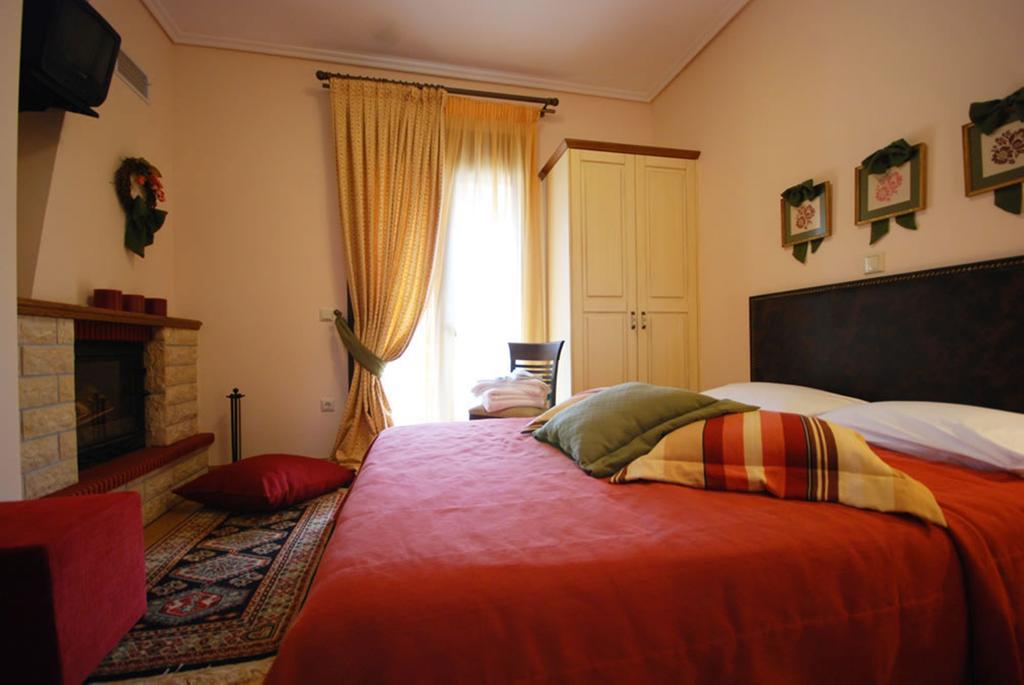 Valentini Guesthouse Karpenísion Quarto foto