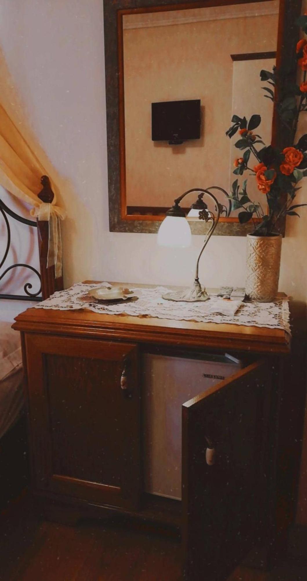 Valentini Guesthouse Karpenísion Quarto foto